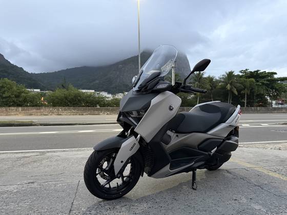YAMAHA XMAX 250 CONNECTED ABS YAMAHA XMAX 250 CONNECTED ABS